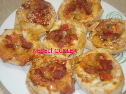 NEŞELİ MUTFAK KUŞ YUVASI BÖREKPİZZA BÖREK