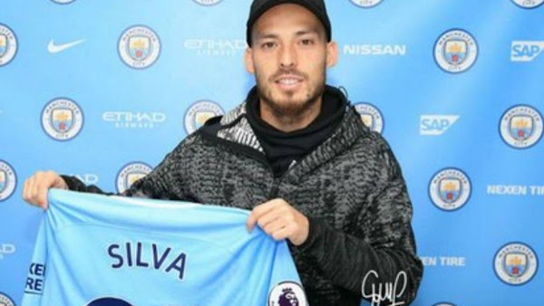 Oficial: El Manchester City renueva una temporada a David Silva