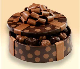 علب وأكواب من الشوكولاته تؤكل!