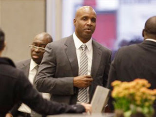 Acusan a Barry Bonds de obstruir la justicia