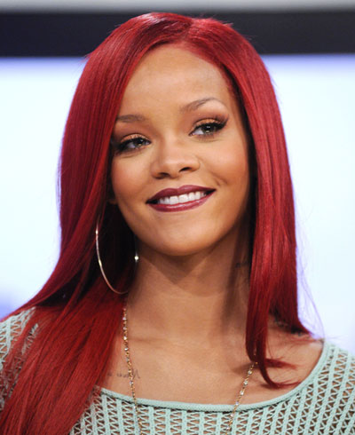 http://4.bp.blogspot.com/-Q4zc2WcyTvA/TX5-ABWT3hI/AAAAAAAACK4/JomTE9cBJJM/s1600/Rihanna-long-red-hair1.jpg
