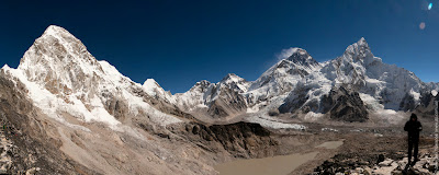 Вид на Эверест, Нупцзе и ледник с Кала Паттар.