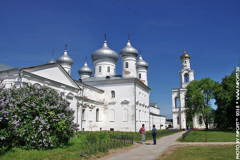Свято-юрьев мужской монастырь великий новгород. Юрьев монастырь великий новгород. Мужской монастырь в великом новгороде. Свято-юрьев мужской монастырь великий новгород. Юрьевский монастырь великий новгород.