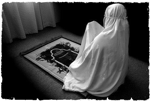 https://4.bp.blogspot.com/-Q5ZQqiqdspw/VvdGQwyuzWI/AAAAAAAAR18/bx52rdKtl4kvqCrt-sIAFwefSN5vPxz0w/s1600/tahajud.jpg