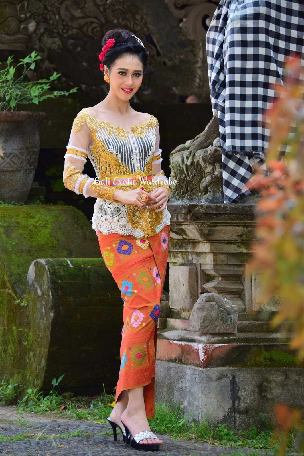 Contoh Baju Kebaya Bali Warna Puith Model Kebaya Bali Warna Putih