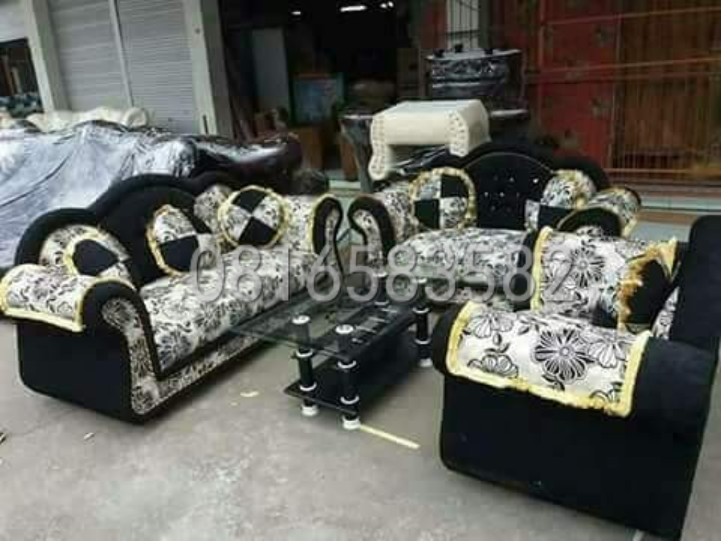 Featured image of post Harga Kursi Sofa Ruang Tamu Murah Model kursi tamu model sofa tamu terbaru aneka model sofa ruang tamu model sofa ruang keluarga gambar sofa minimalist