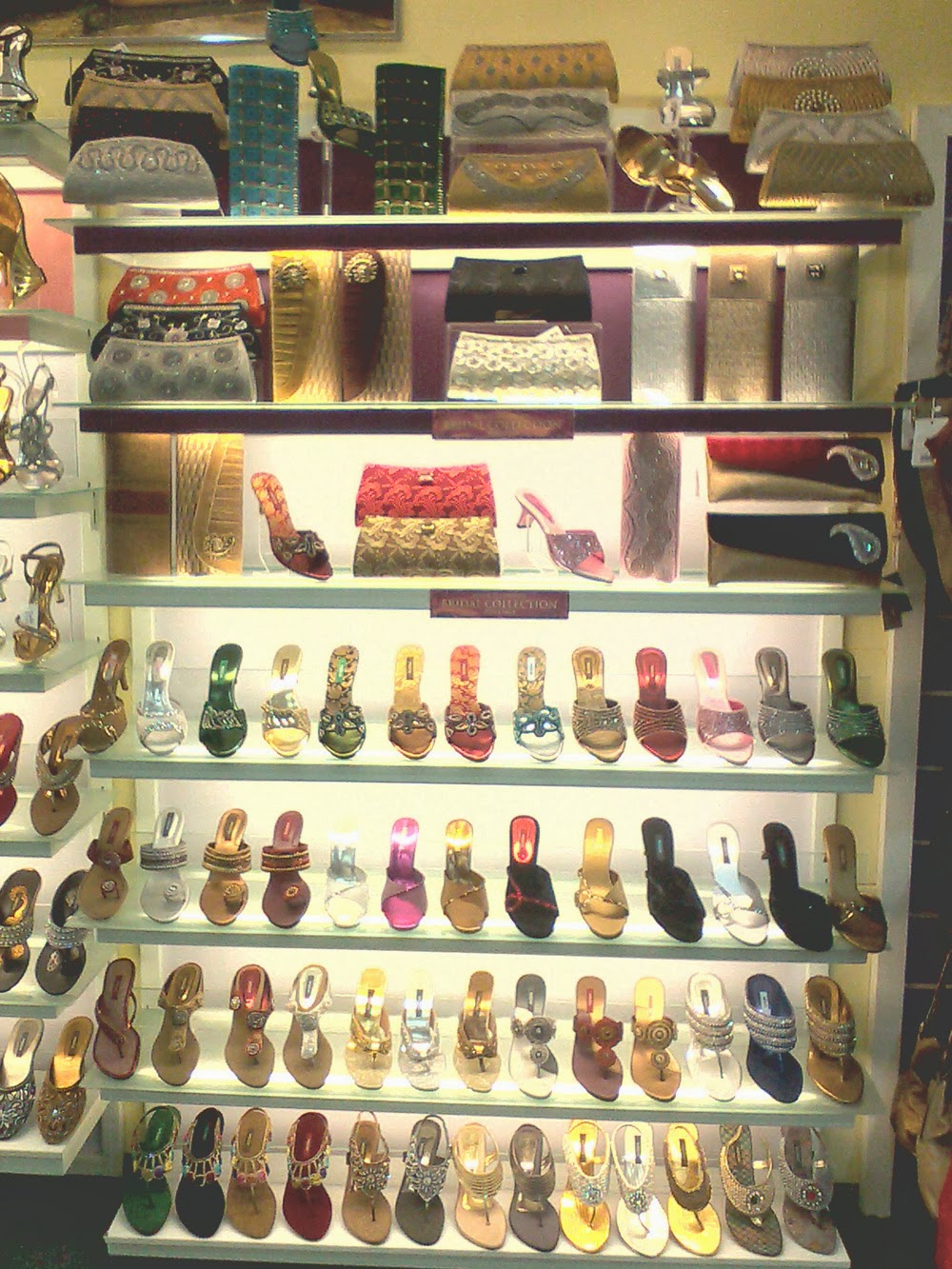 mochi shoes store near me