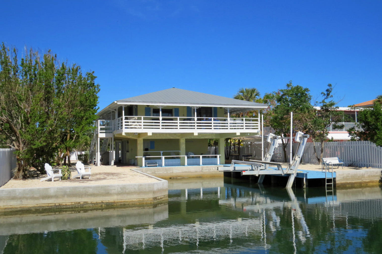 Real Estate in the Florida Keys Waterfront houses under 800K in the