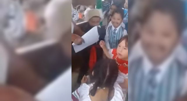 "¡Viva México y el Cruz Azul!", grita niño en ceremonia escolar