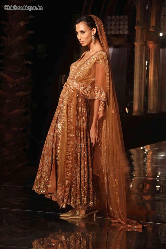 Tarun Tahiliani fashion show at the Aamby Valley India Bridal Week 2011.