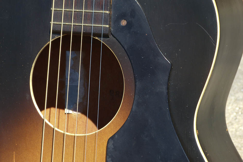 c.1935 Harmonymade Supertone Roundhole Archtop Guitar