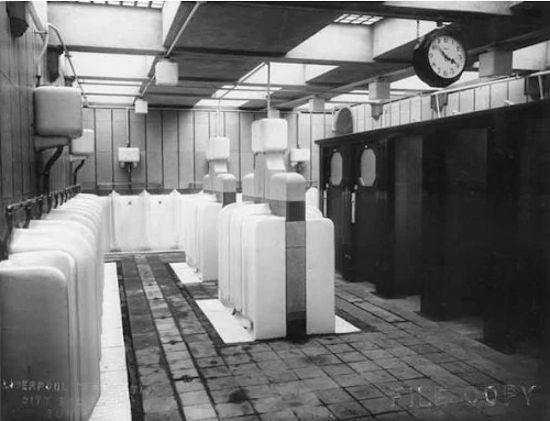 Gents toilets, St. John's Lane