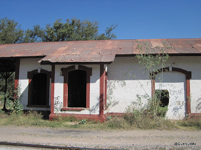 Estación de tren entre Cruz Vieja y San Isidro Mazatepec