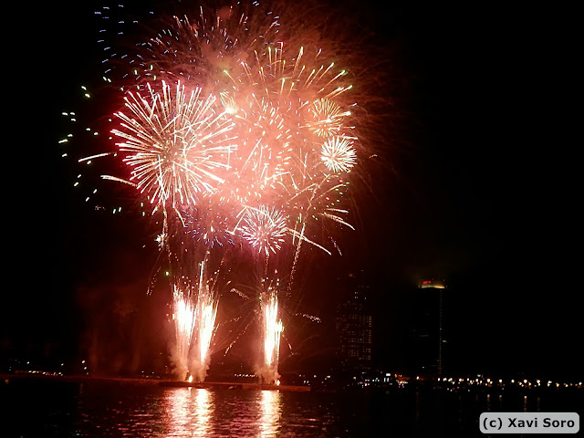 Festes de la Mercè: Fuegos artificiales desde el mar (Barcelona)