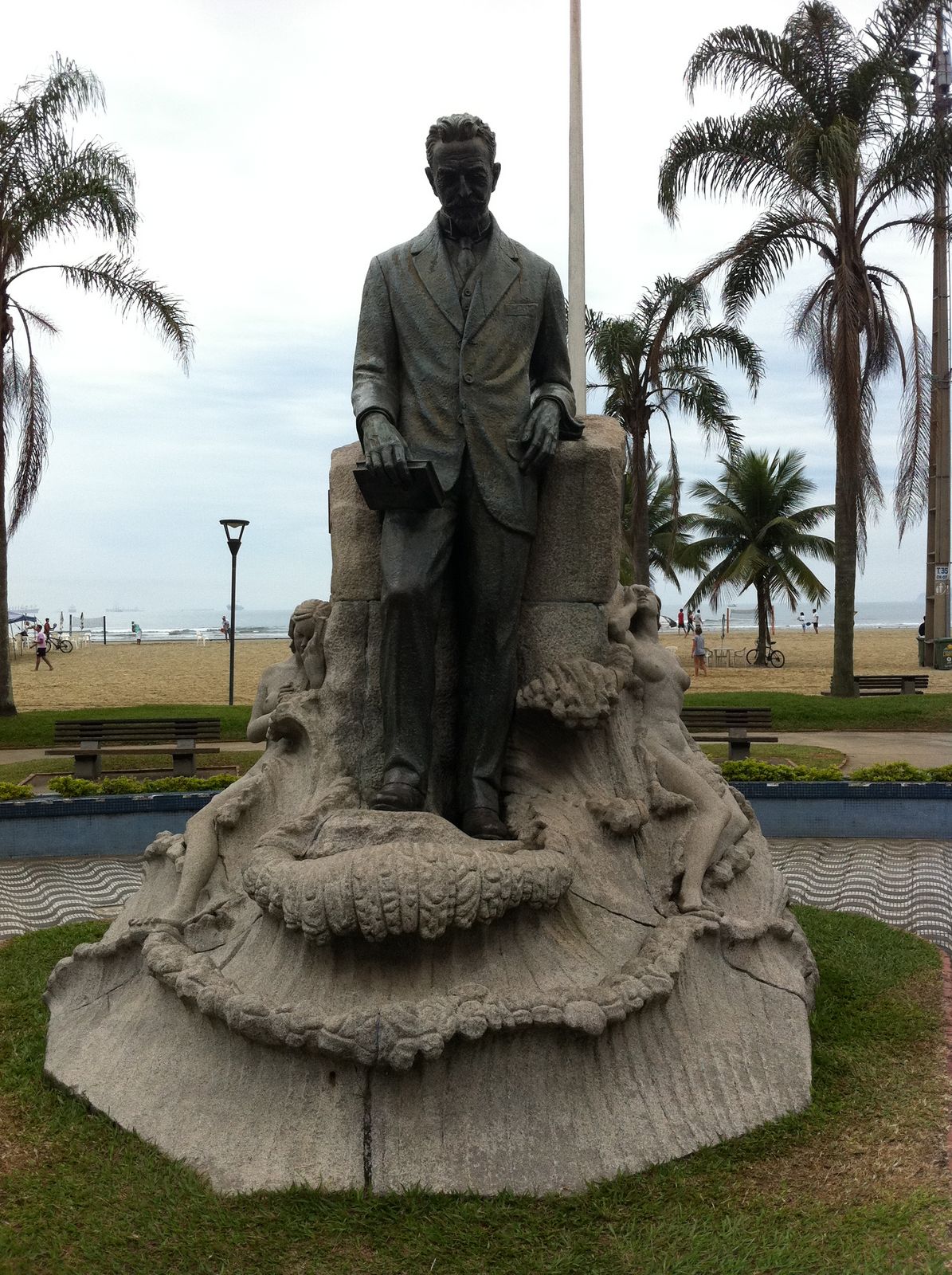 Projeto Fraccaroli 04/07/11 Monumento a Vicente de Carvalho Projeto Fraccaroli 04/07/11 Monumento a Vicente de Carvalho