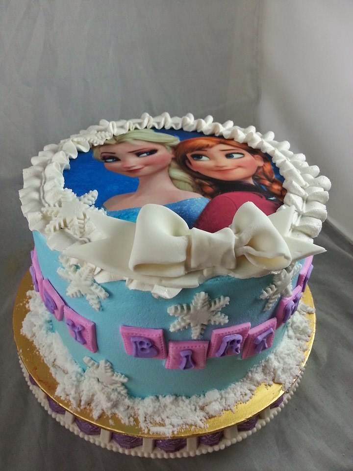 Anis Magic Fingers: Frozen Theme Cake
