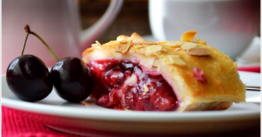 Blätterteig-Kirschstrudel mit Vanillesauce (GF)
