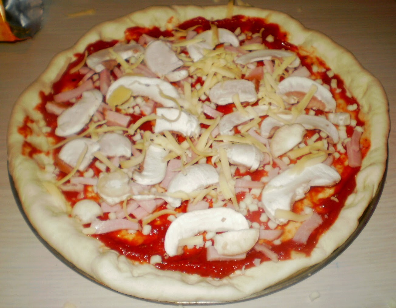 начинка для пиццы колбаса шампиньоны фото 92