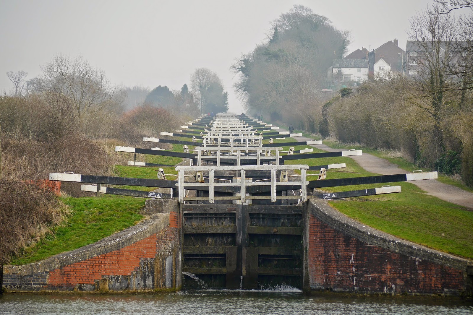 Walking in the country: Devizes and Caen Hill locks