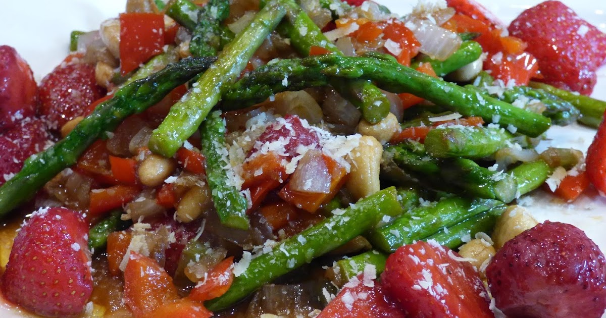 spargelsalat mit balsamico - erdbeeren