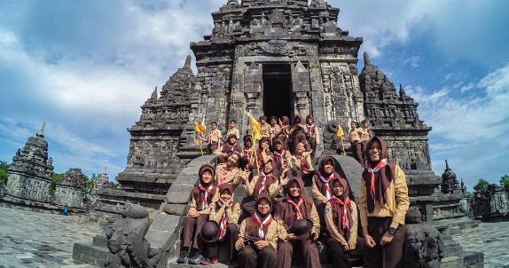 Paket Sewa Mobil Solo