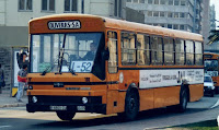 Fuente: https://www.flickr.com/photos/47704640@N02/7972793348 Autobús Oliveras (1989)