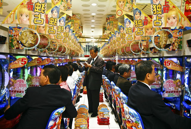 HOUR 20:00. Linda Rahmat. Hong Kong. Pachinko