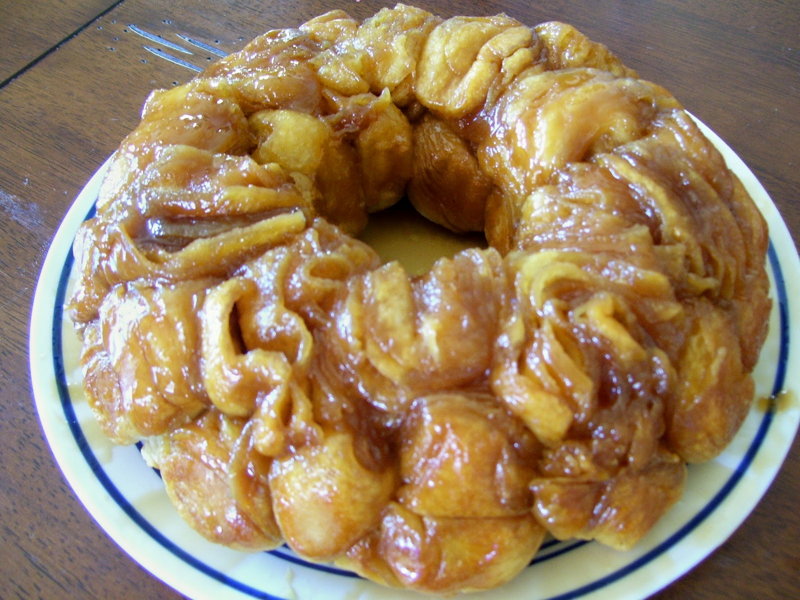 Caramel Biscuits Ring