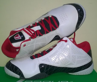 Sepatu basket League Thunder Sepatu League Basket Terbaru Dan Update Harganya