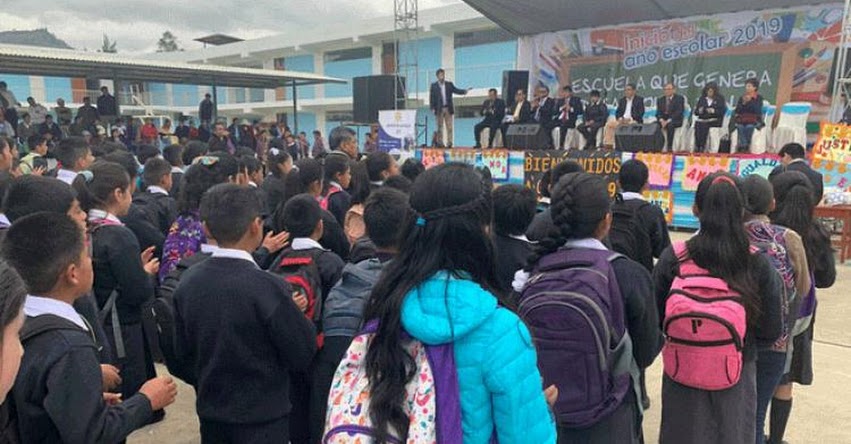 AÑO ESCOLAR 2019: Medio millón de estudiantes retornaron a clases en Cajamarca AÑO ESCOLAR 2019: Medio millón de estudiantes retornaron a clases en Cajamarca