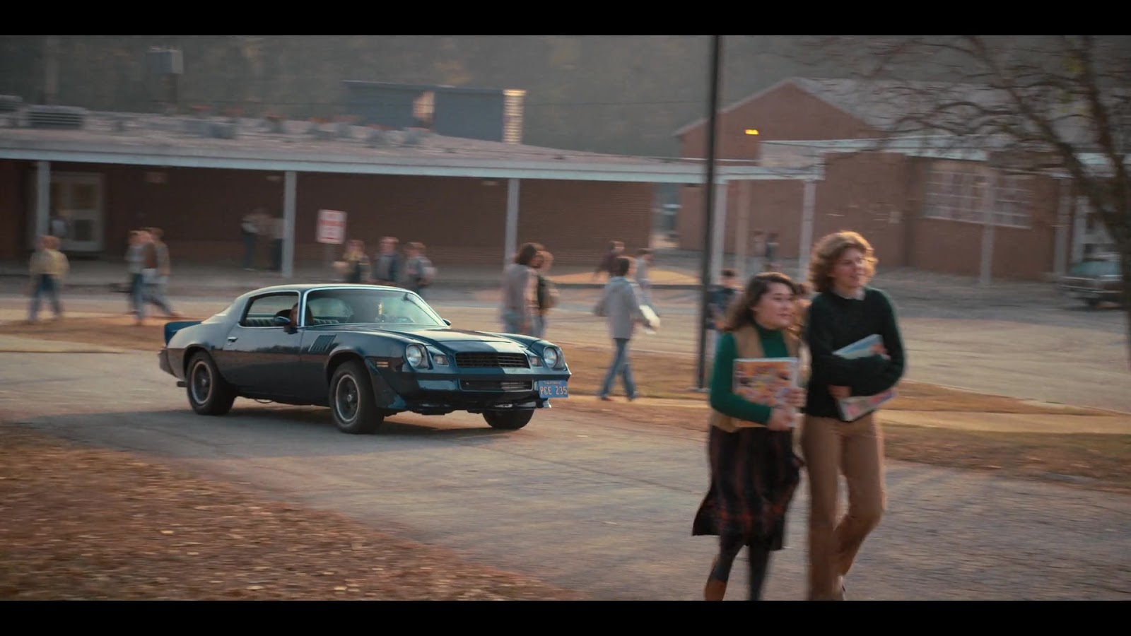 Stranger things car. машина стива харрингтона. машина стива харрингтона осд. стив харрингтон машина. Chevrolet camaro 1979 билли.