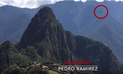PERÙ i turisti fotografano un UFO nell'antica fortezza Inca di Machu Picchu