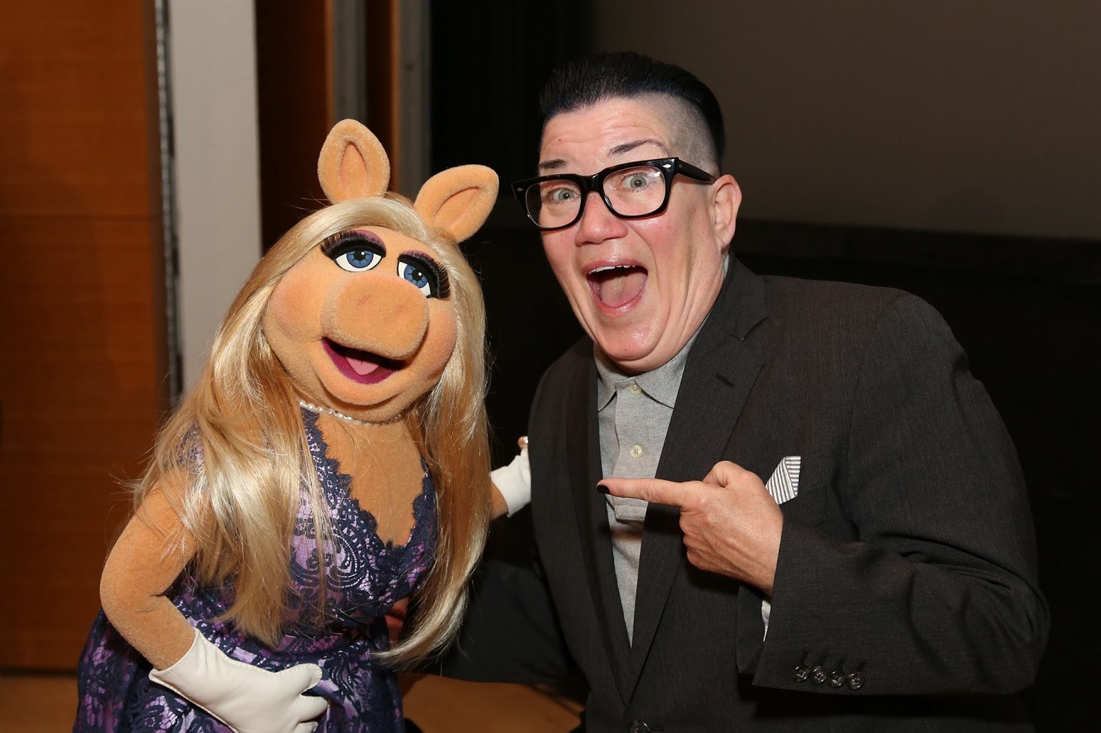 Miss Piggy Honored With Feminist Award! 