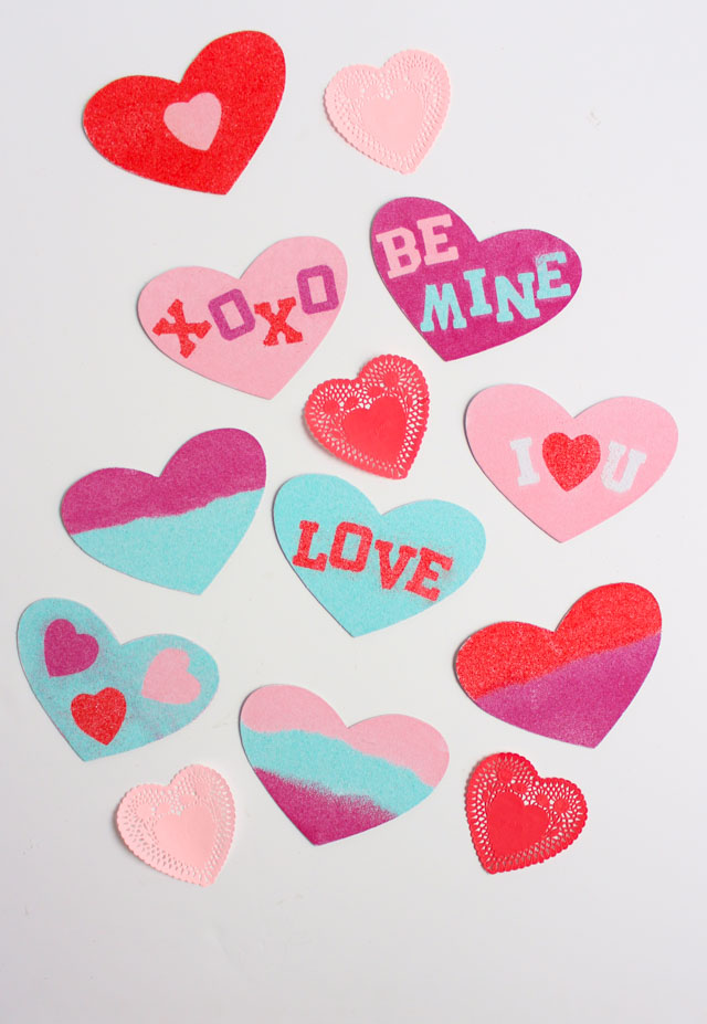 Such a fun kids sand art valentine card idea! #valentinecard #valentinecraft #sandart Such a fun kids sand art valentine card idea! #valentinecard #valentinecraft #sandart