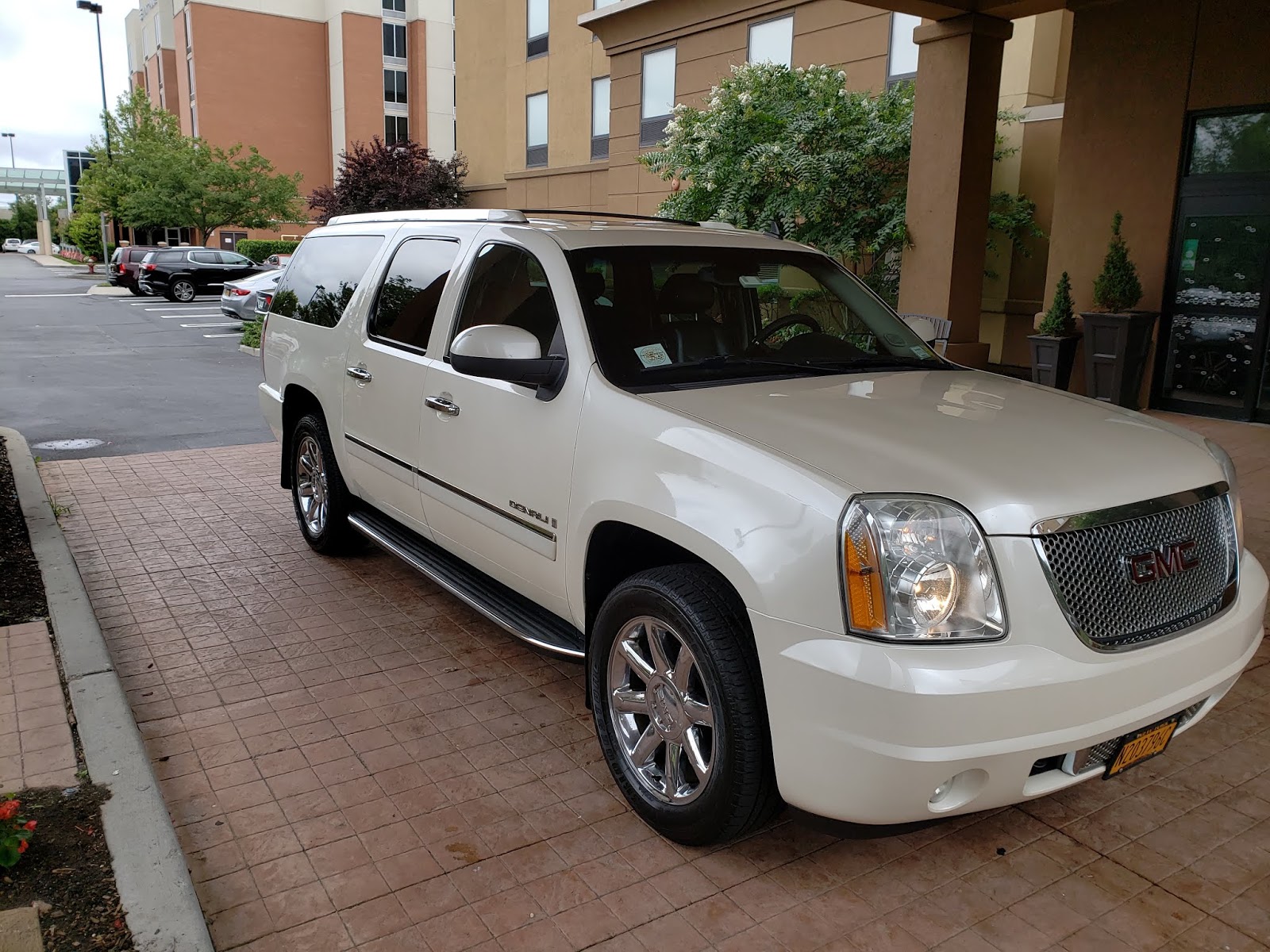 Westbury Taxi and Airport Service Westbury Taxi and Airport Service