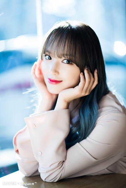 Чэн Сяо из WJSN продемонстрировала свою гибкость и новый цвет волос в ...