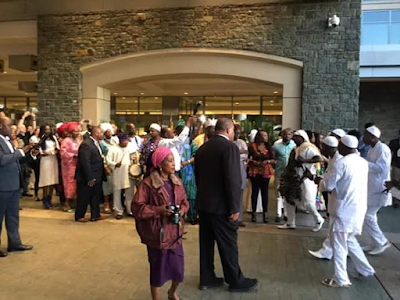3 Photos: Americans file out to catch a glimpse of visiting Ooni of Ife