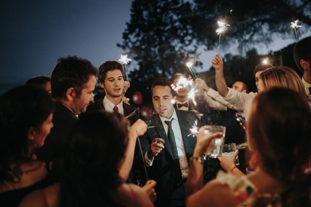 boda masía girona vestido novia corona flores blog atodoconfetti