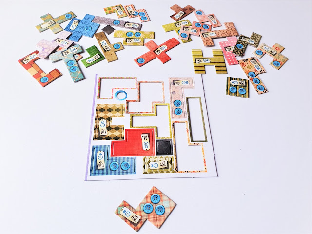 zabawy zero waste dla dzieci, układanka z elementów patchwork