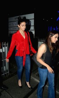 Bollywood Actress Alia Bhatt Beautiful Picture Shoot In Red Top Tight Blue Jeans (2)