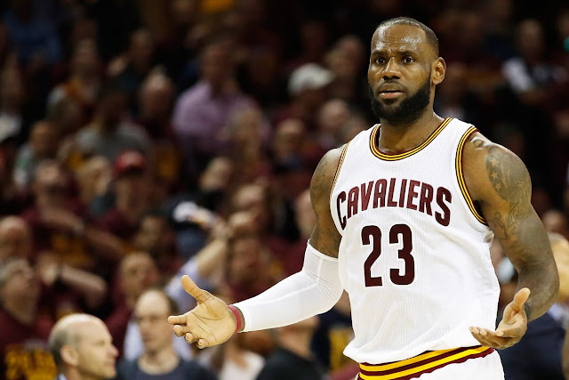 LeBron James: Kami sangat rapuh LeBron James: Kami sangat rapuh