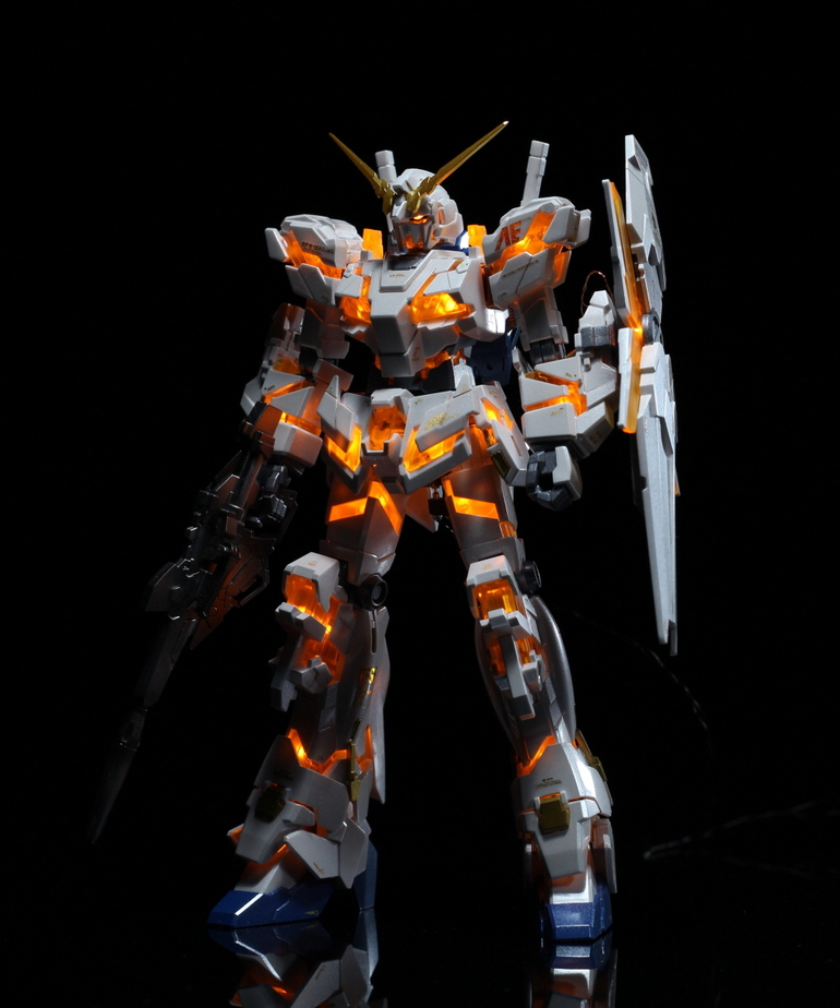 Custom Build: HGUC 1/144 Unicorn Gundam Destroy Mode + LED