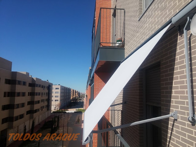 Instalación de 4 toldos portada de cofre en Getafe - Madrid. Toldo%2BPortada%2BCofre%2BGetafe%2B %2BMadrid%2B%25283%2529