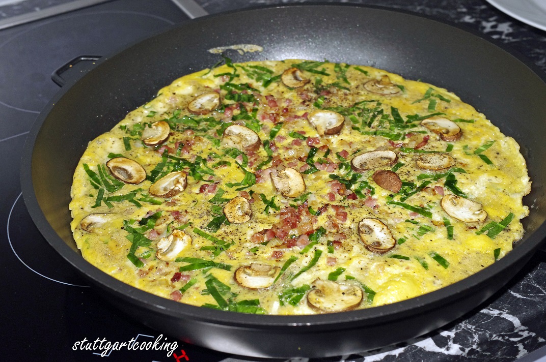 stuttgartcooking: Eier-Pfannkuchen mit Bärlauch, Speck, Zwiebel und ...