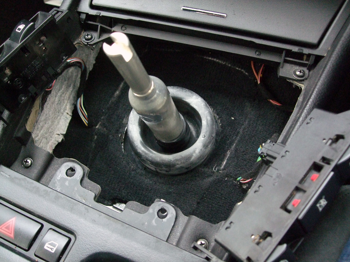 BMW E46 Gear Shift Gaiter and Trim Removal and Replacement