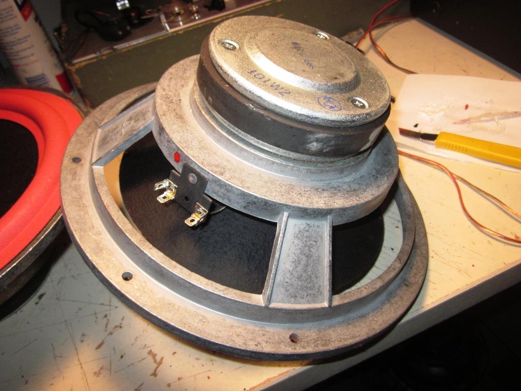 Speakerholic: Cerwin Vega D3 Speakers