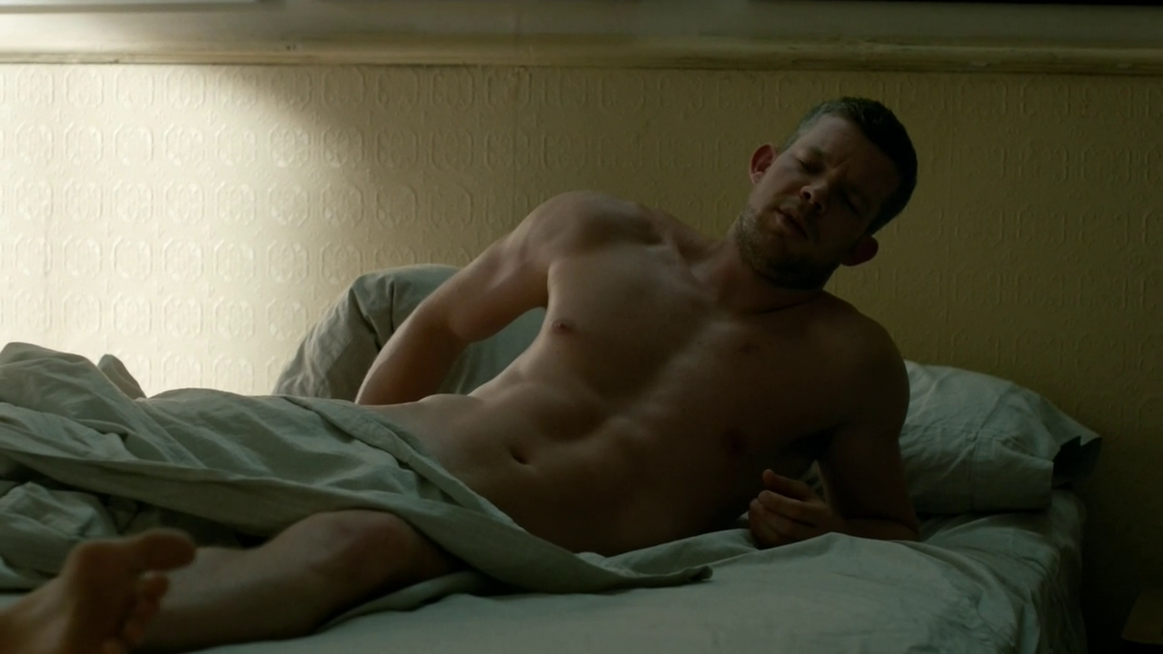 Russell Tovey & Jonathan Groff naked bums in Looking S02E08! 