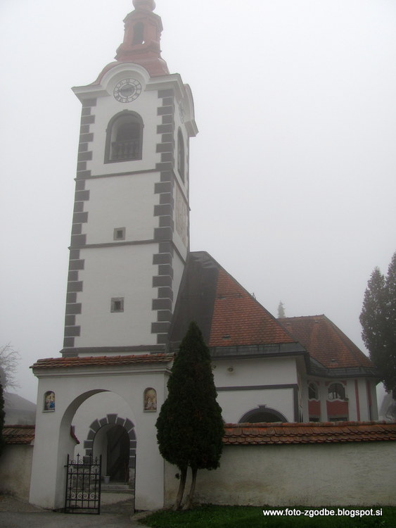 Groblje in baročna cerkev sv. Mohorja in Fortunata