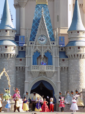 Our adventures in the Magic Kingdom Let The Magic Begin Welcome Show