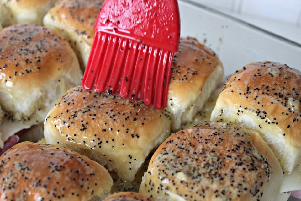 kingshawaiianhamandswisssliders cookingpad